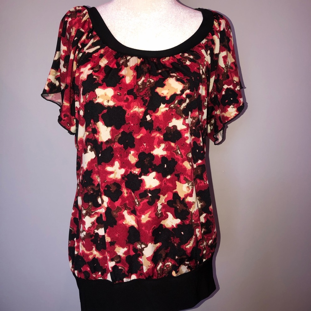 Cute top never worn